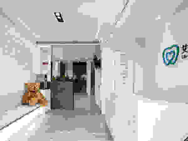 櫃檯區 存果空間設計有限公司 Clinics