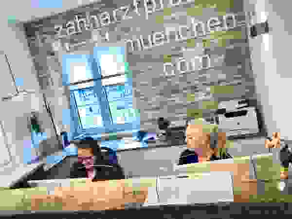 Zahnarztpraxis und Co. Стіни