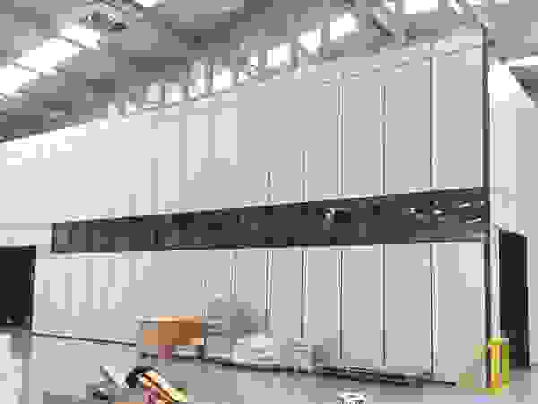 TABIQUES Y TECNOLOGIA MODULAR S.L Офісні будівлі ДСП Сірий