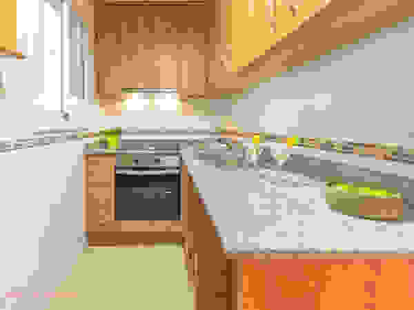 Home Staging Tarragona - Deco Interior Tropical style kitchen