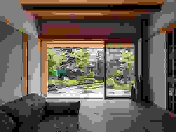 アトリエ・ブリコラージュ一級建築士事務所 Asian style living room