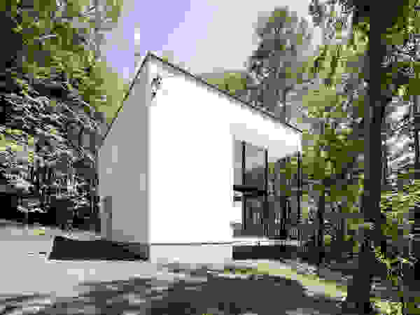 atelier137 ARCHITECTURAL DESIGN OFFICE Modern houses White