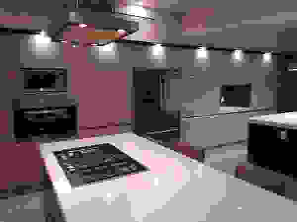 Cocinas Ferreti, Modulform KitchenCabinets & shelves