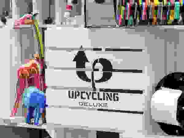 Upcycling Deluxe BathroomDecoration