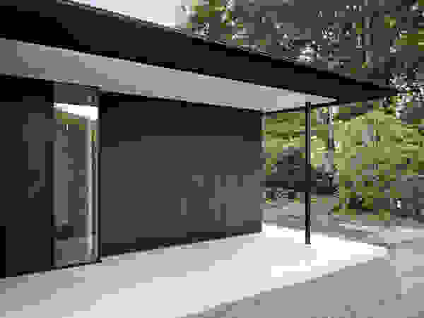 atelier137 ARCHITECTURAL DESIGN OFFICE Classic style corridor, hallway and stairs Grey