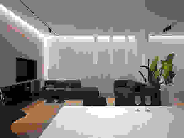Dmitriy Khanin Minimalist living room