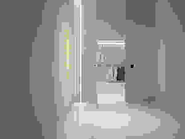 Dmitriy Khanin Minimalist corridor, hallway & stairs
