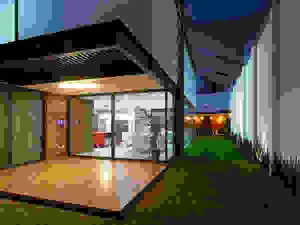 SANTIAGO PARDO ARQUITECTO Modern Terrace