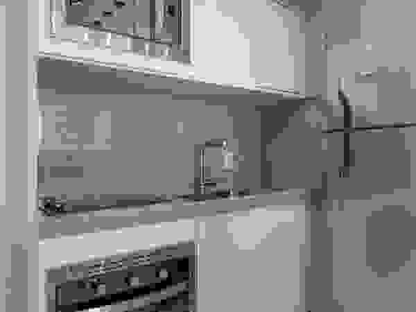 Spazhio Croce Interiores KitchenElectronics Besi/Baja Grey