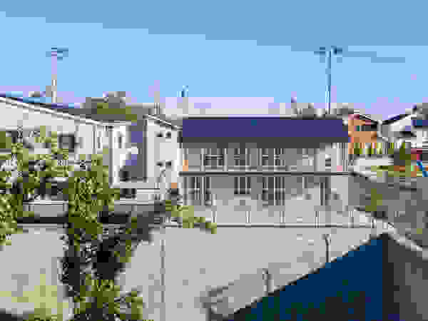 巨大擁壁の上に建つ住まい 南光台東の家 Homify