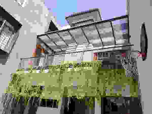studio XS Balcony