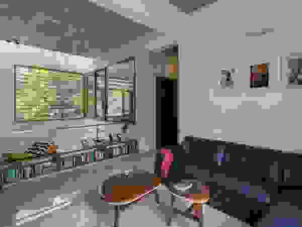 studio XS Modern Study Room and Home Office