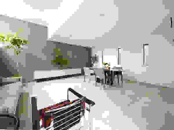 TERAJIMA ARCHITECTS/テラジマアーキテクツ Modern living room Tiles Beige