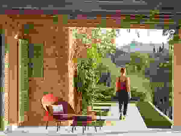 Bloomint design Mediterranean style balcony, veranda & terrace