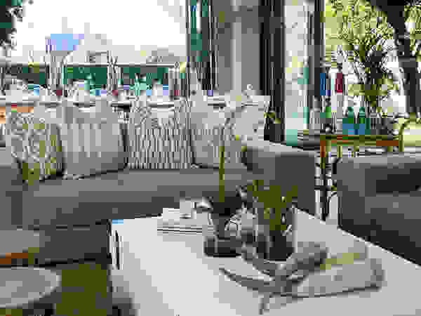 Joseph Avnon Interiors Classic style balcony, veranda & terrace
