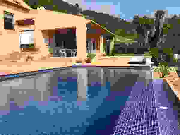 Gomez-Ferrer arquitectos Pool Blue