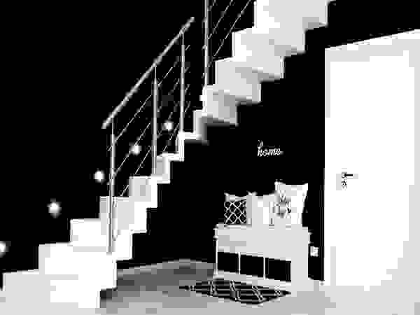 STREGER Massivholztreppen GmbH Stairs Wood White