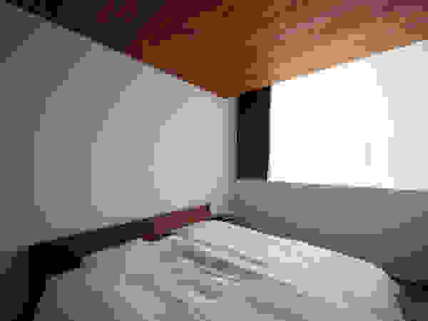 株式会社seki.design Modern style bedroom