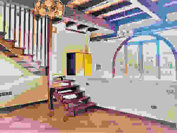 Agenzia Studio Quinto Colonial style corridor, hallway& stairs