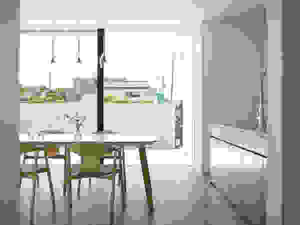 atelier137 ARCHITECTURAL DESIGN OFFICE Modern living room Glass Transparent