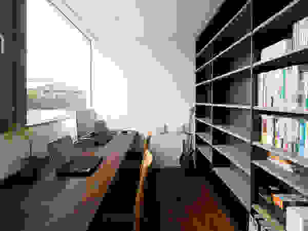 atelier137 ARCHITECTURAL DESIGN OFFICE Modern study/office Grey