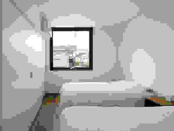 atelier137 ARCHITECTURAL DESIGN OFFICE Teen bedroom White