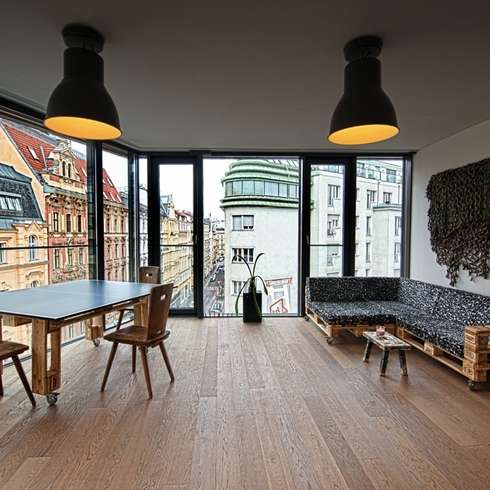 Europaletten. altes holz in neuem glanz
