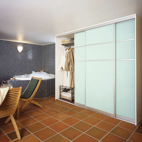 Einbauschrank im badezimmer
