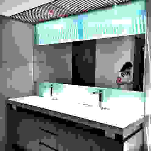 Casa Secreto, REM Arquitectos REM Arquitectos Modern bathroom Sinks