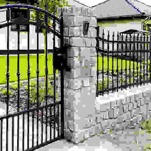Realizacja ogrodzenia 16, Armet Armet Сад в классическом стиле Забор и ворота