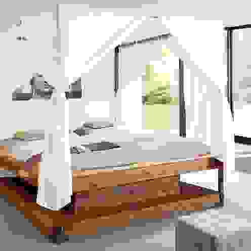 homify Dormitorios de estilo ecléctico Camas y cabeceras