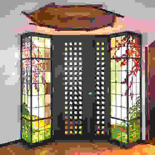 両袖にしだれ桜と紅葉を配した扉, マルグラスデザインスタジオ マルグラスデザインスタジオ Asian style doors Glass Doors