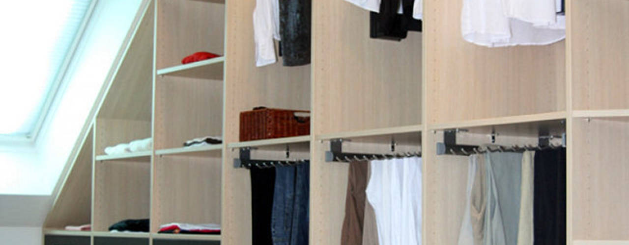 homify Modern dressing room