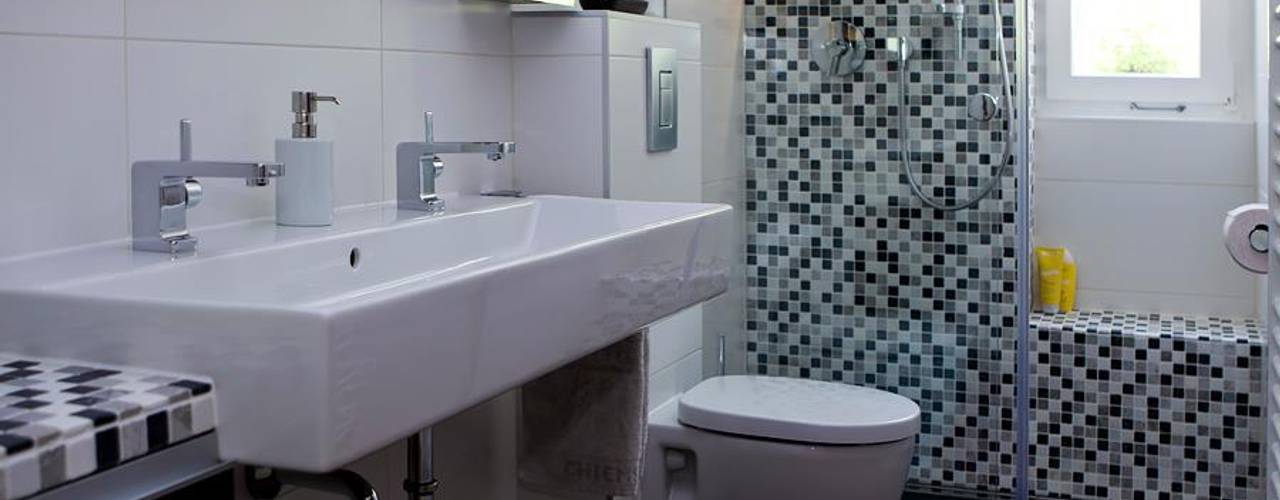 homify Modern style bathrooms