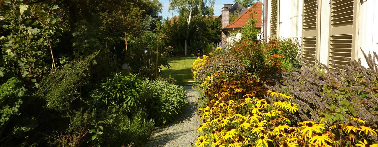 Urlaub im Garten, neuegaerten-gartenkunst neuegaerten-gartenkunst Jardines de estilo mediterráneo