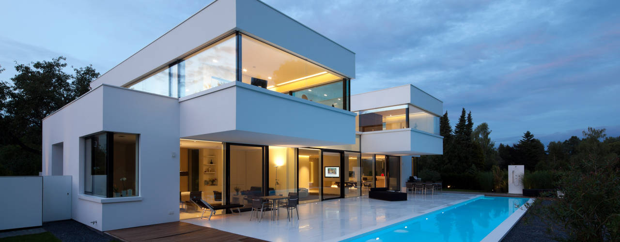 Moderne Villa im Bauhausstil, HI-MACS® HI-MACS® Casas modernas