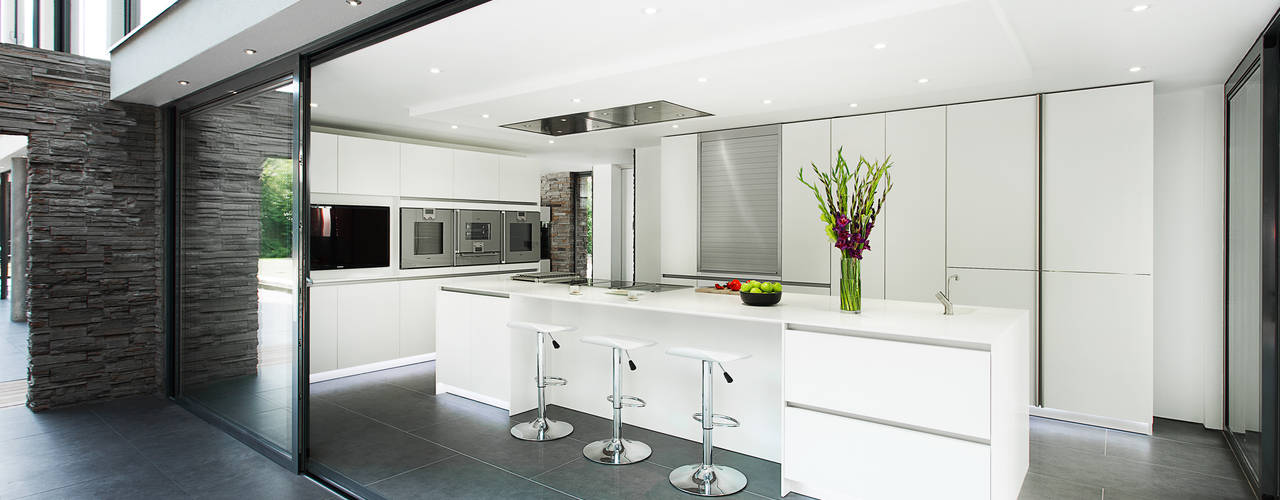 Synergy of Light and Space, The Myers Touch The Myers Touch Modern style kitchen