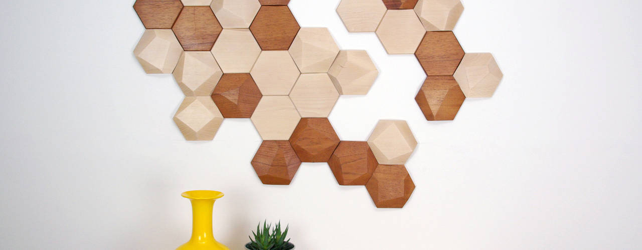 Bee Apis, wooden tiles for wall decor, Monoculo Design Studio Monoculo Design Studio その他のスペース