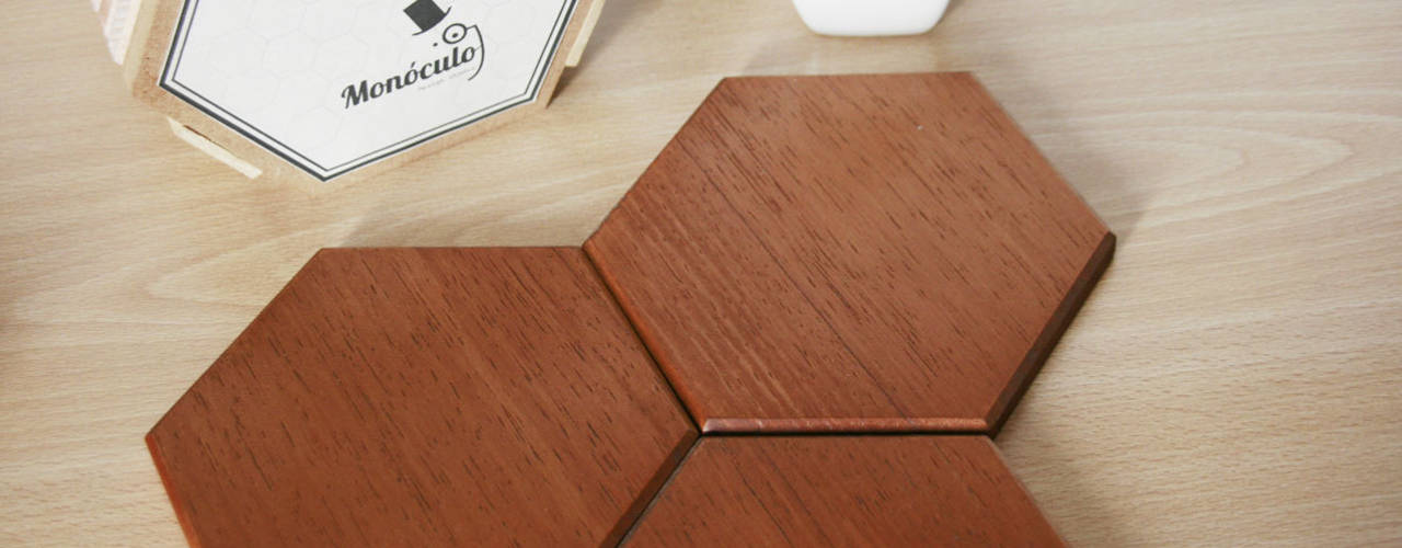 Bee Apis, wooden tiles for wall decor, Monoculo Design Studio Monoculo Design Studio غرف اخرى