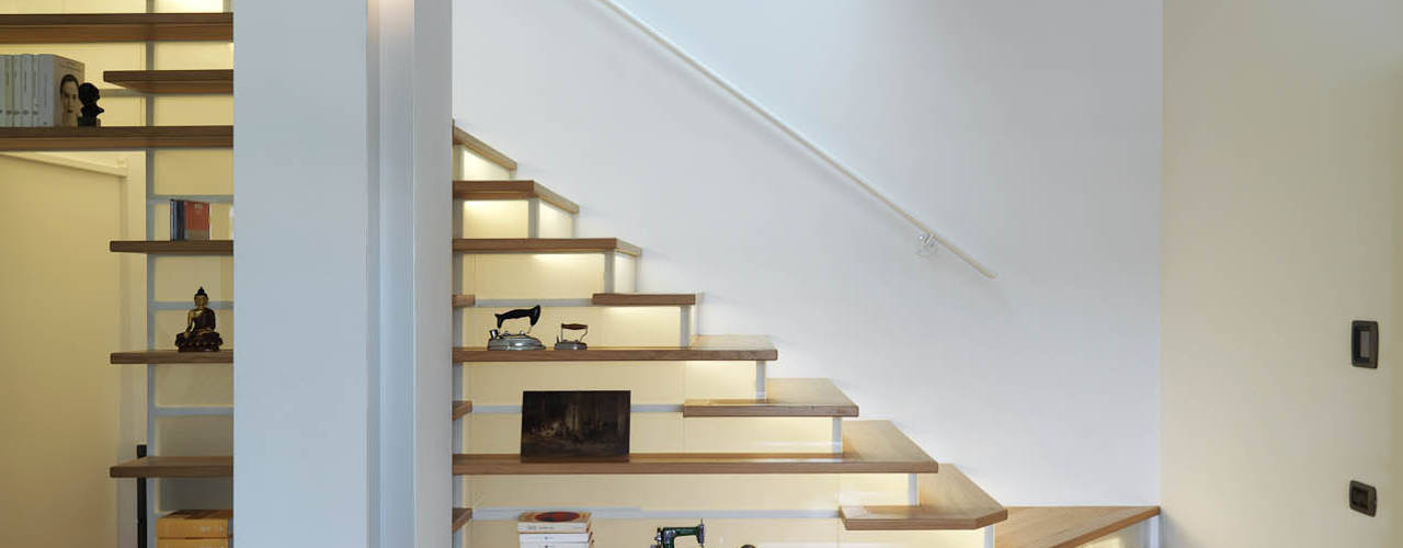 Recupero Sottotetto - Duplex 1, enzoferrara architetti enzoferrara architetti Pasillos, vestíbulos y escaleras modernos