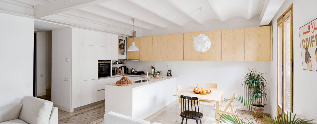 Reforma de una vivienda en la c/ Urgell, Anna & Eugeni Bach Anna & Eugeni Bach Dining Room