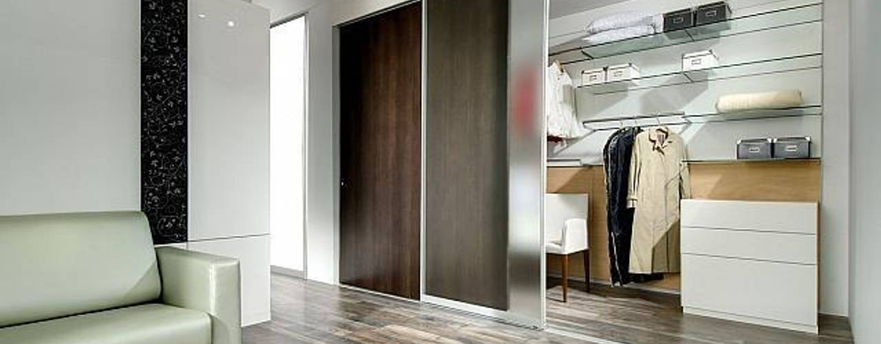 Flexibel einsetzbar: Schiebetüren für jede Raumsituation, Lignum Möbelmanufaktur GmbH Lignum Möbelmanufaktur GmbH Modern style doors