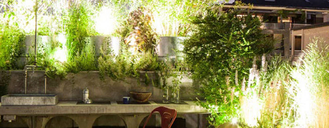 by Cristina Mazzucchelli, CRISTINA MAZZUCCHELLI GREEN DESIGN CRISTINA MAZZUCCHELLI GREEN DESIGN Terrace