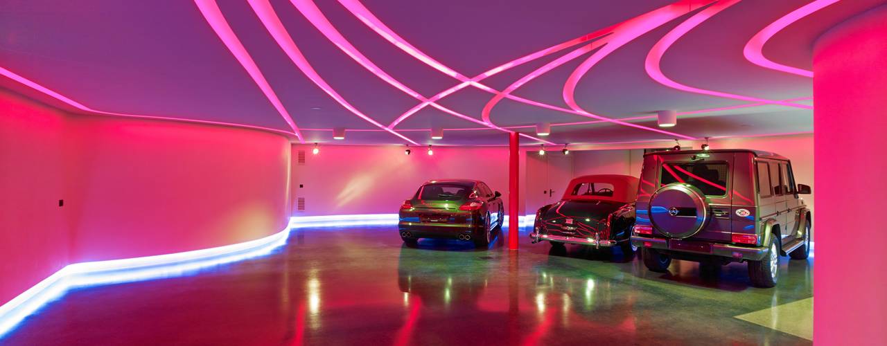 Private Garage and party room, Tobias Link Lichtplanung Tobias Link Lichtplanung مرآب~ كراج