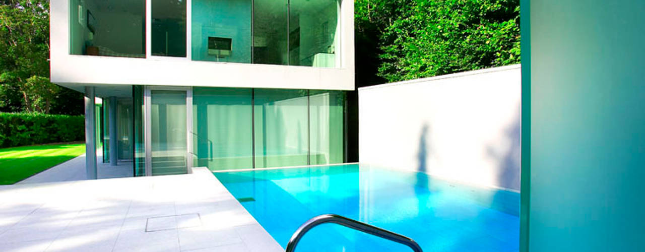 Minimalist Outdoor Pool, London Swimming Pool Company London Swimming Pool Company Casas de estilo moderno