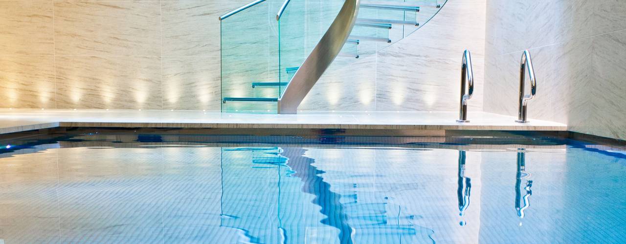 Pool & Wellness Area with Spiral Staircase, London Swimming Pool Company London Swimming Pool Company Modern pool