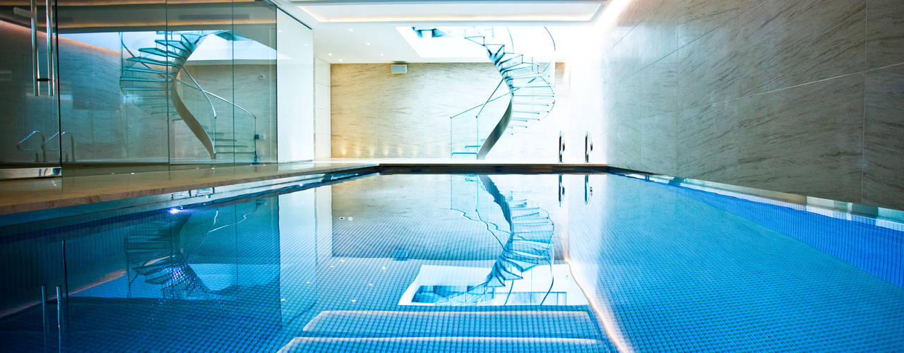 Pool & Wellness Area with Spiral Staircase, London Swimming Pool Company London Swimming Pool Company Piscinas de estilo moderno