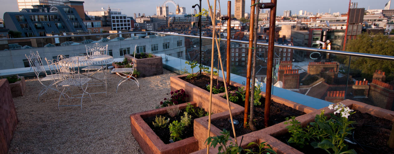 A Stunning Penthouse Terrace Project in London, Urban Roof Gardens Urban Roof Gardens Nowoczesny balkon, taras i weranda