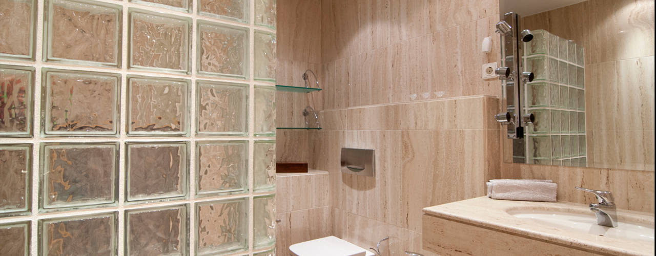 Home Staging de Altura en Arturo Soria, Apersonal Apersonal Classic style bathrooms