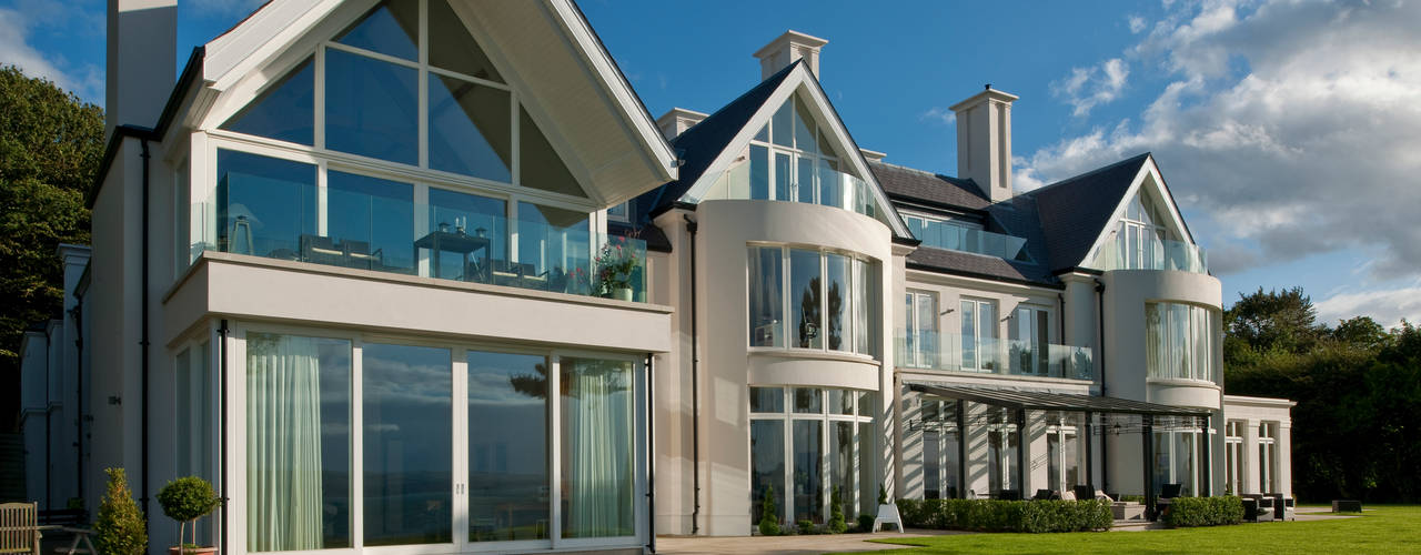 Landmark Home On Elevated Coastal Site With Panoramic Views, Des Ewing Residential Architects Des Ewing Residential Architects Classic style houses